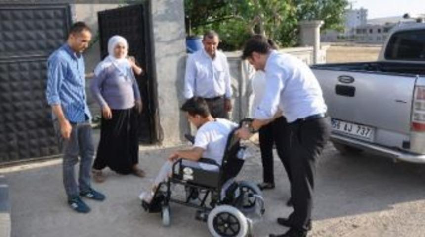 Siirt Belediyesi&rsquo;nden 3 Engelliye Ak&uuml;l&uuml; Sandalye