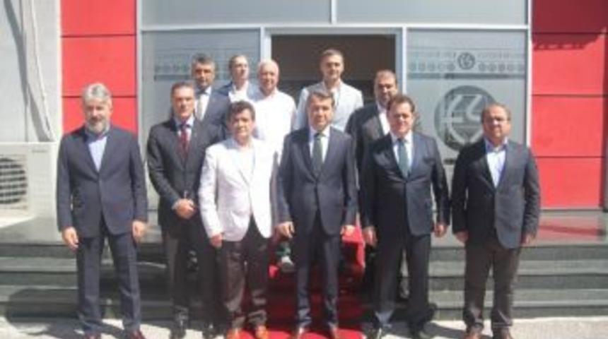 Eskişehir Valisi Azmi &Ccedil;elik&rsquo;ten Eskişehirspor Y&ouml;netimine Ziyaret