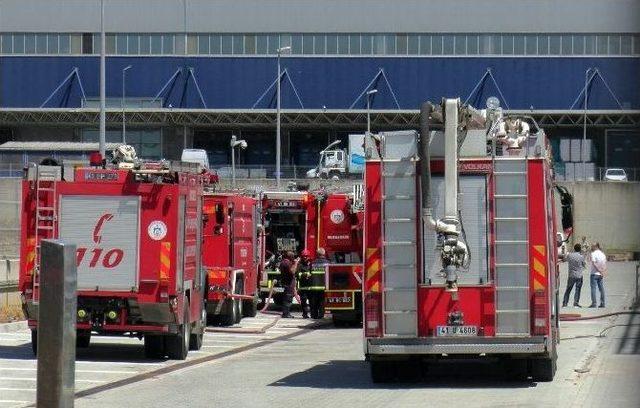 Veri Merkezi İnşaatında Tutuşan Yapı Malzemeleri Paniğe Neden Oldu