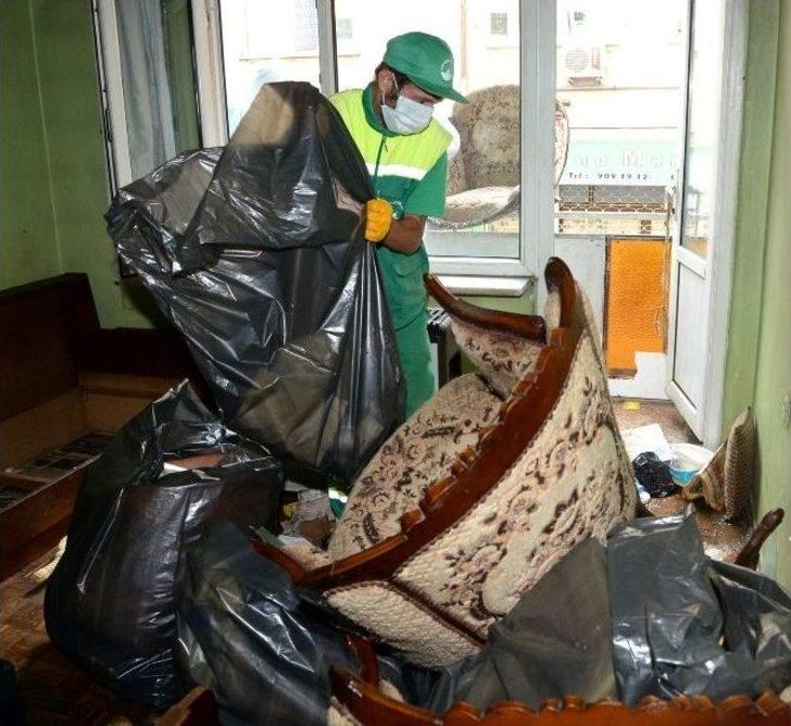 Evinin Boşaltılmasını Hüzünlü Gözlerle İzledi G5