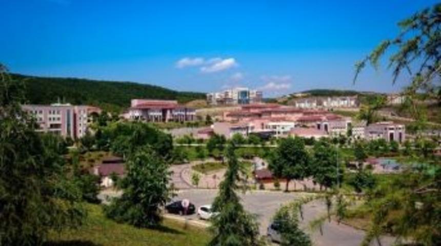 D&uuml;zce &Uuml;niversitesi&rsquo;nde 71 Kişi A&ccedil;ığa Alındı