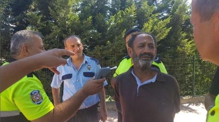 Alkol&uuml; Fazla Ka&ccedil;ırınca Alkolmetreye Bile &Uuml;fleyemedi