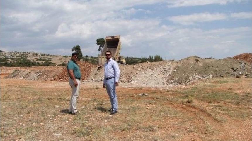 Korkuteli Belediyesi, Elmalı Yolu &Uuml;zerine Hayvan Barınağı Yapıyor