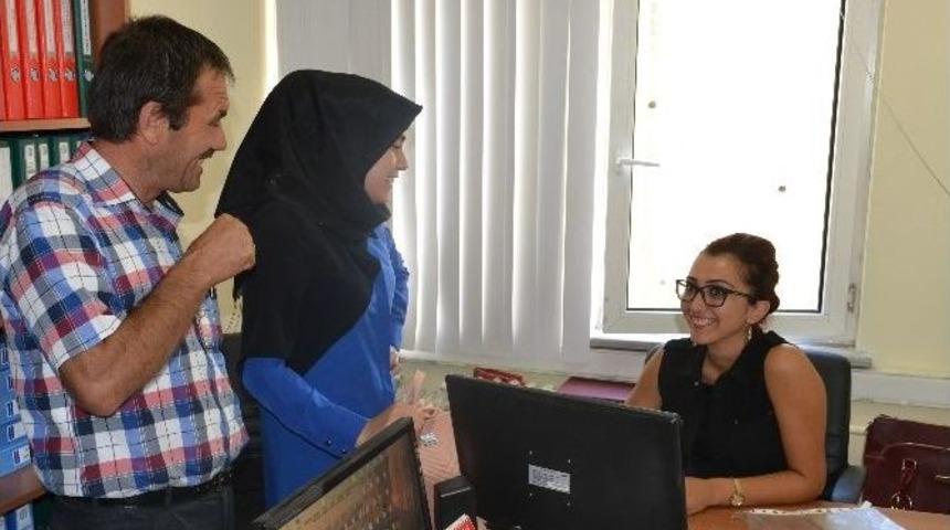 Bartın &Uuml;niversitesi&rsquo;nde Kayıt Heyecanı