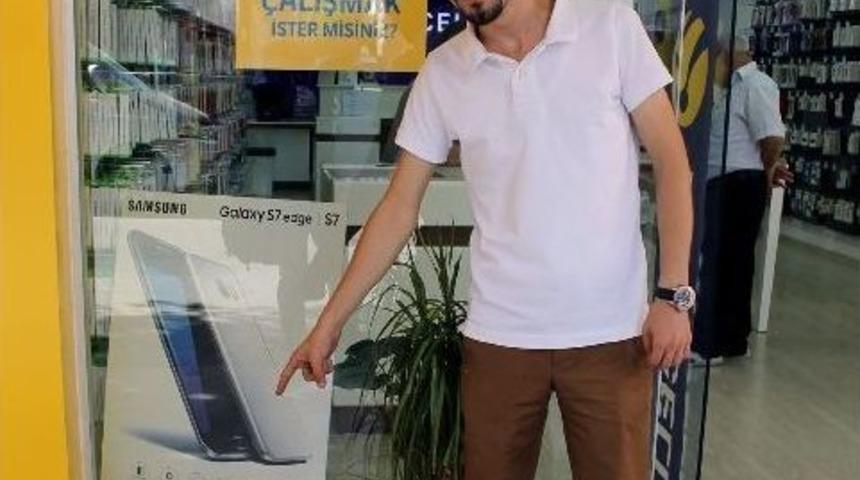 40 Saniyede 50 Bin Liralık Telefon &Ccedil;aldılar