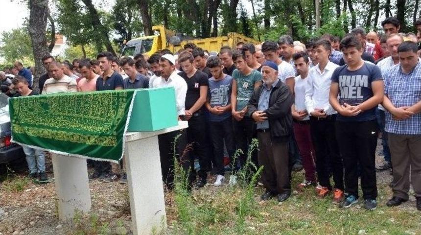 Antalya&rsquo;da Boğulan Gen&ccedil; Sinop&rsquo;ta Toprağa Verildi