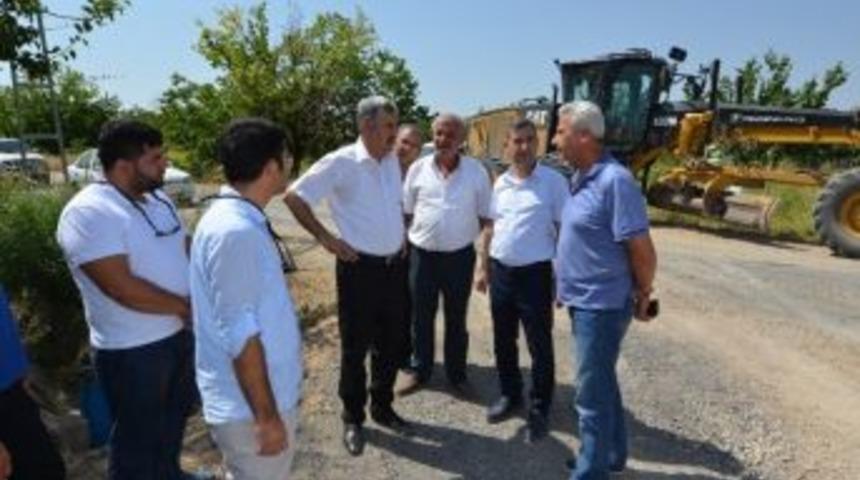 Başkan Polat Şahnahan Mahallesi&rsquo;nde Yol Yapım &Ccedil;alışmalarını İnceledi
