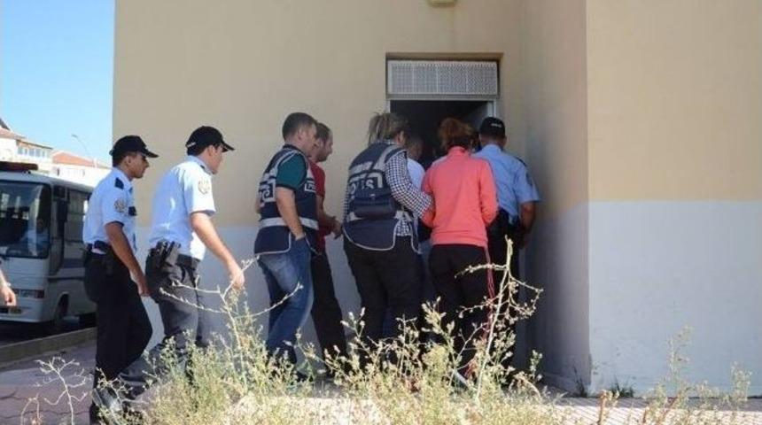 Karaman&rsquo;da Fet&ouml; Operasyonunda G&ouml;zaltına Alınan 22 Kişi Adliyeye Sevk Edildi