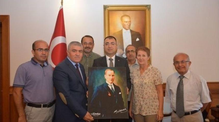 Derneklerden Vali Toprak&rsquo;a Ziyaret