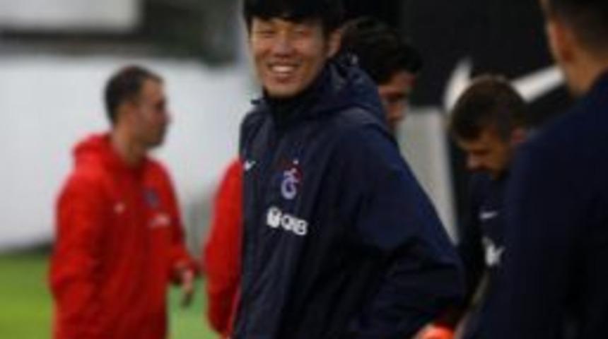 Koreli Golc&uuml; Hyun-jun Suk Trabzonspor İle İlk İdmanına &Ccedil;ıktı