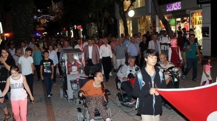 Depremin 17. Yıldönümünde Sessizce Yürüdüler