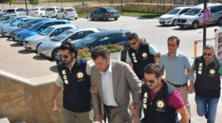 Uşak&rsquo;ta Vali Yardımcısı Ve Kaymakam Tutuklandı