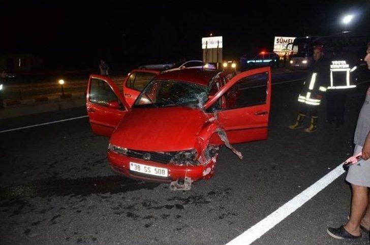 Dinlenme Tesisinden Çıkarken Otobüsle Çarpıştılar; 1 Ölü 1 Ağır Yaralı G3