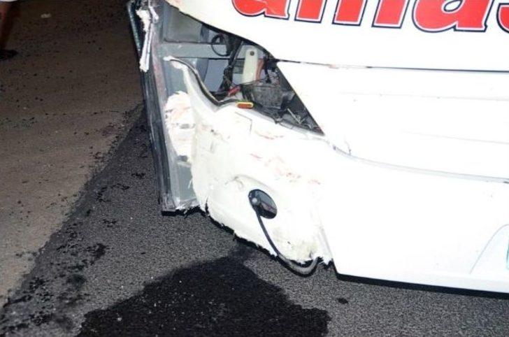 Dinlenme Tesisinden Çıkarken Otobüsle Çarpıştılar; 1 Ölü 1 Ağır Yaralı G4