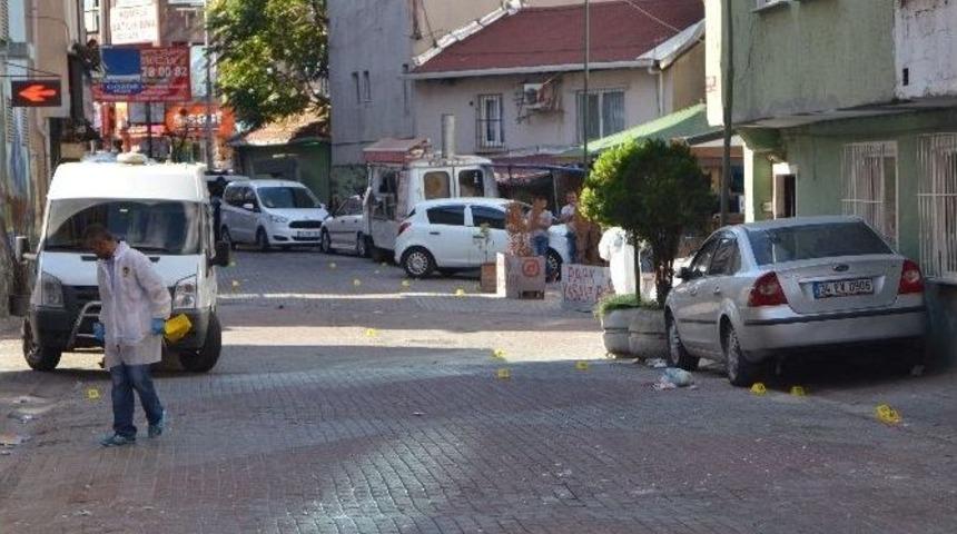 Devriye G&ouml;revi Yapan Polislere Cam Par&ccedil;ası İle Saldırdı: 1 Polis Yaralı