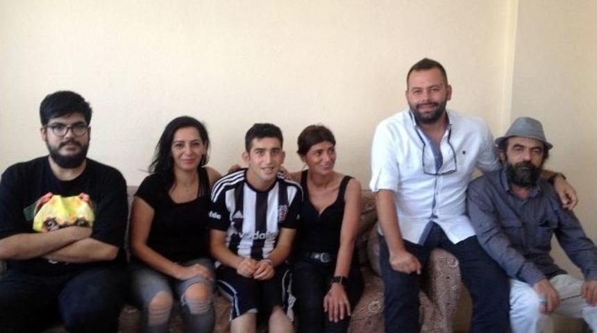 &lsquo;nefrin&rsquo; Filmi Oyuncularından Epilepsi Hastası Gence Moral Ziyareti