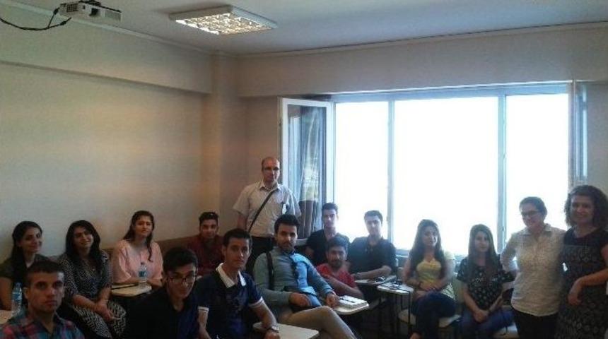 Yabancı &Ouml;ğrencilere T&uuml;rk&ccedil;e Yaz Kursu