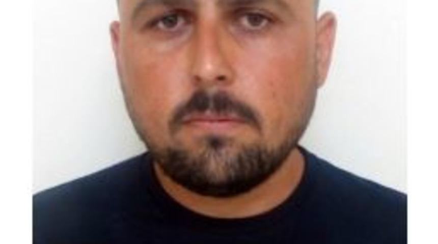 Banka &Ouml;nlerinde Lastik Patlatıp 1 Milyon Liradan Fazla Para &Ccedil;aldı