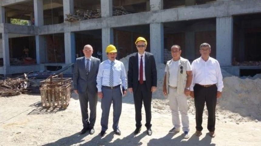 Kaymakam Kubilay İnşaatı Devam Eden Okulda İncelemelerde Bulundu