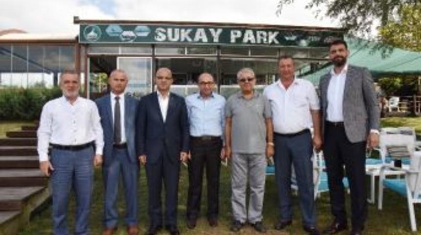 Başkan &Uuml;z&uuml;lmez Ve Siyasi Parti Başkanları Fet&ouml; Ter&ouml;r &Ouml;rg&uuml;t&uuml;ne Karşı Ortak &Ccedil;ağrıda Bulundu