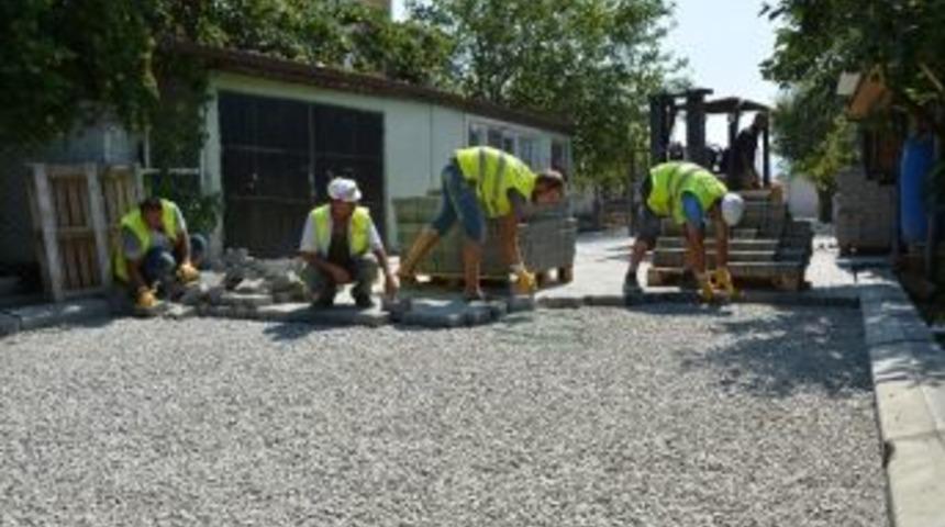 Kartepe&rsquo;de Sokaklara Parke Taşı D&ouml;şeniyor