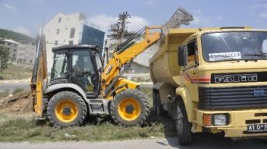 Dilovası&rsquo;nda Temiz &Ccedil;evre &Ccedil;alışmaları Devam Ediyor