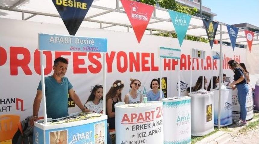 &Uuml;niversiteyi Kazanan &Ouml;ğrenci Ve Ailelerinde Barınma Telaşı Başladı