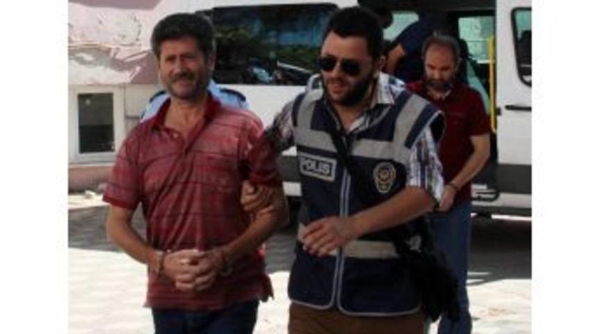 Manisa Eski Emniyet M&uuml;d&uuml;r&uuml; &Ccedil;etin Ve 25 Polis Tutuklandı