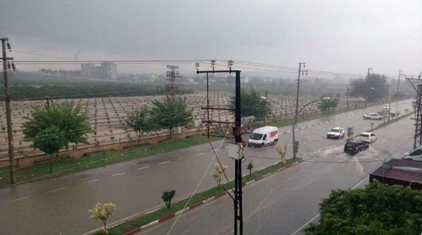 Hatay&rsquo;da Sağanak Yağış Hayatı Olumsuz Etkiledi