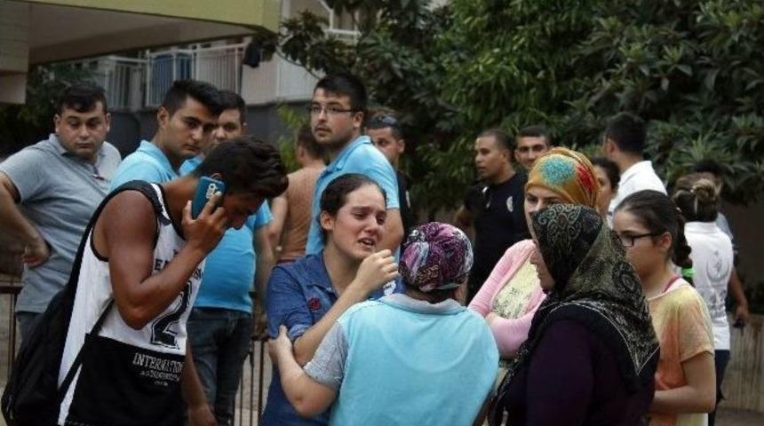 Evi Yanan Gen&ccedil; Kız G&ouml;zyaşlarına Boğuldu