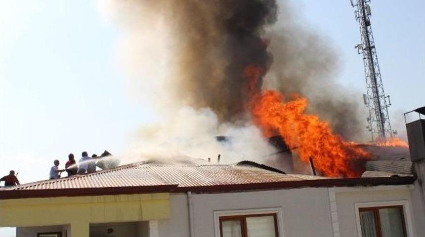 Iğdır’da Korkutan Yangın