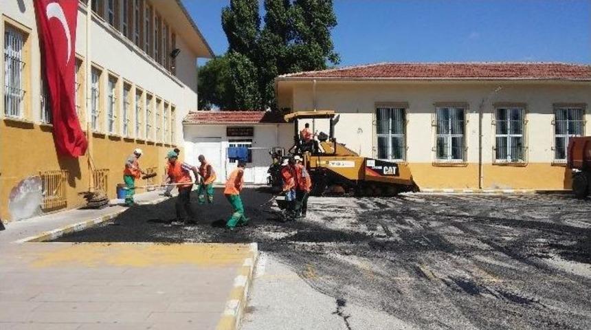 &Ccedil;ankaya Belediyesi Okullardaki Tadilatları S&uuml;rd&uuml;r&uuml;yor