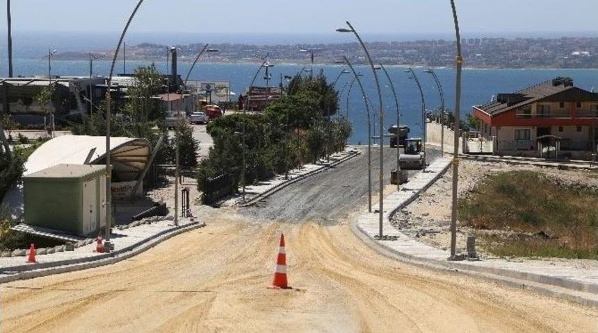 B&uuml;y&uuml;k&ccedil;ekmece&rsquo;den Yeni Devlet Hastanesine Giden Yollar Yenileniyor