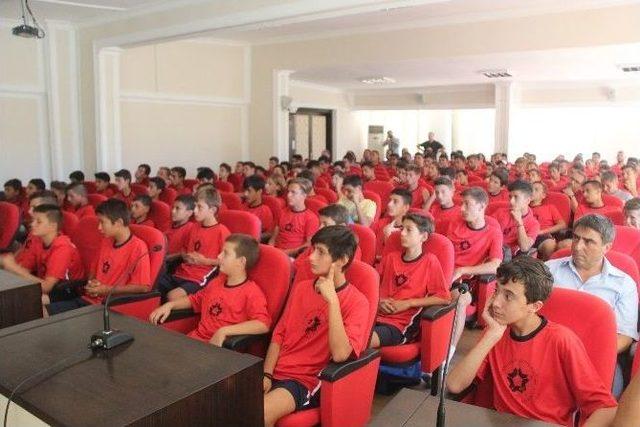 Bergama Belediyespor’a “yeni Kural” Semineri