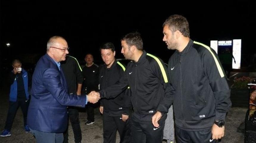 Başkan Erg&uuml;n Kartepe&rsquo;de