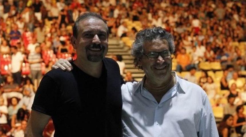 Şov D&uuml;nyasında Uluslararası G&uuml;&ccedil; Birliği