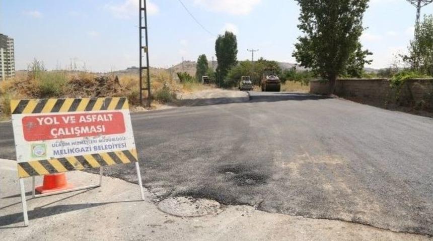 Eğribucak Mahallesi&rsquo;nde Asfaltlama &Ccedil;alışması