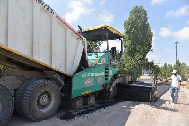 Eğribucak Mahallesi’nde Asfaltlama Çalışması