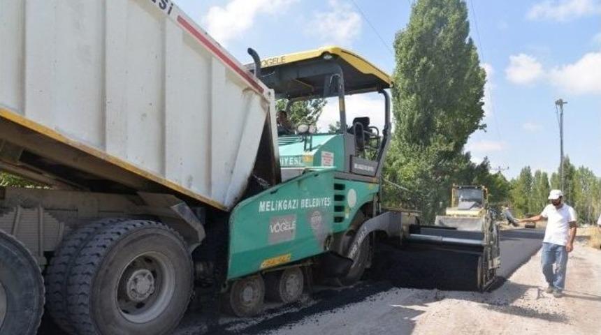 Melikgazi&rsquo;de Yılın Başından Bu Yana 230 Bin Ton Asfalt &Ccedil;alışması Yapıldı