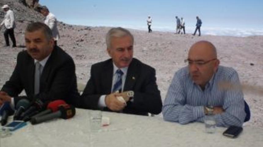 Kayseri Valisi S&uuml;leyman Kam&ccedil;ı: