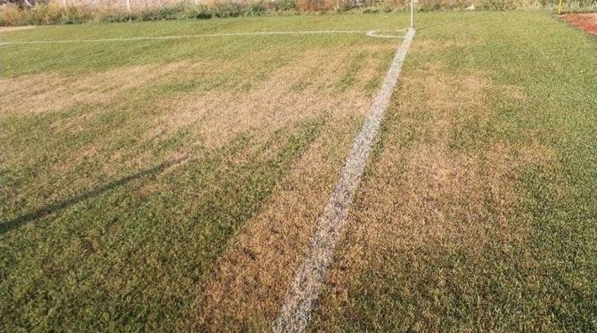 Antrenman Sahalarının Çimleri Susuzluktan Kurumaya Başladı