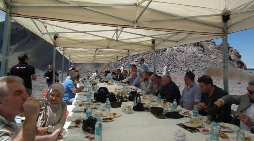 Başkan Mustafa &Ccedil;elik&rsquo;ten Kayseri Basınına Teşekk&uuml;r