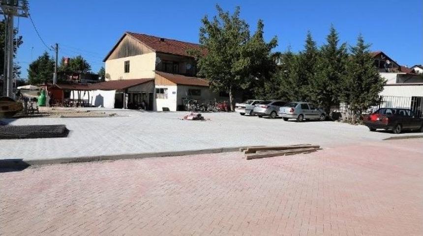 Yeşilyurt Mahallesi Otoparkına Beton Zemin Yapıldı