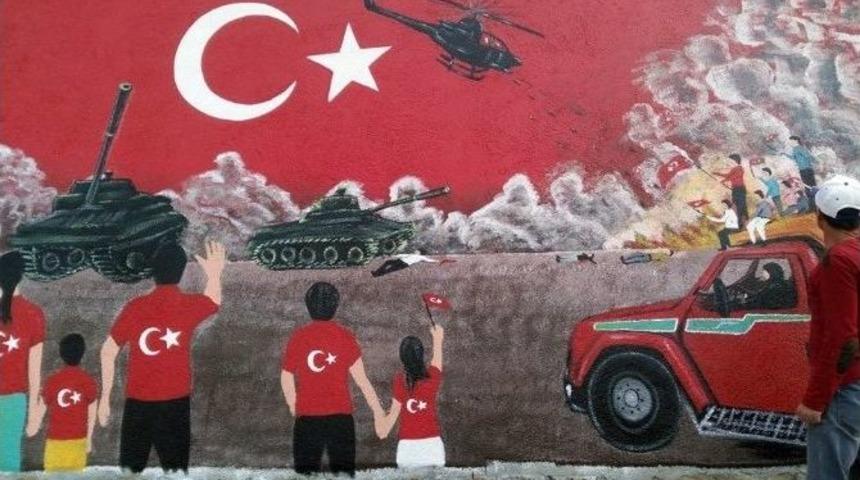 Darbe Girişimini Ve Direnişini Duvara Resmetti