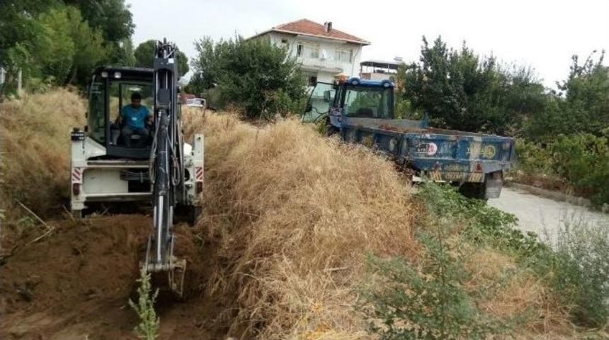 K&ouml;pr&uuml;başı&rsquo;nda Dere Islah &Ccedil;alışmaları Devam Ediyor