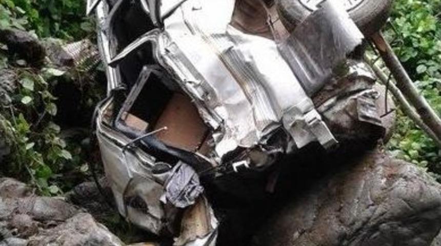 Giresun&rsquo;da Trafik Kazası: 4 &Ouml;l&uuml;, 5 Yaralı