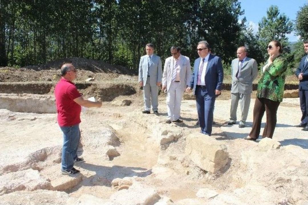 1700 Yıllık Roma Villası G&uuml;n Y&uuml;z&uuml;ne &Ccedil;ıkıyor