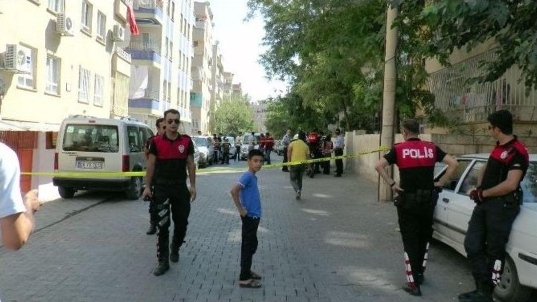 Gen&ccedil; Kadın Kendisini Rahatsız Ettiği &Ouml;ne S&uuml;r&uuml;len Kişiye Kurşun Yağdırdı