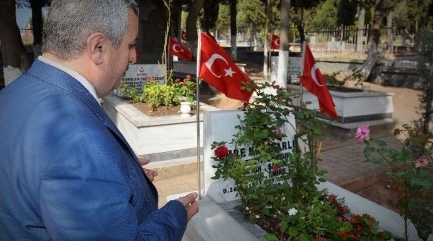 K&ouml;rfez&rsquo;de Deprem Şehitleri Anıldı