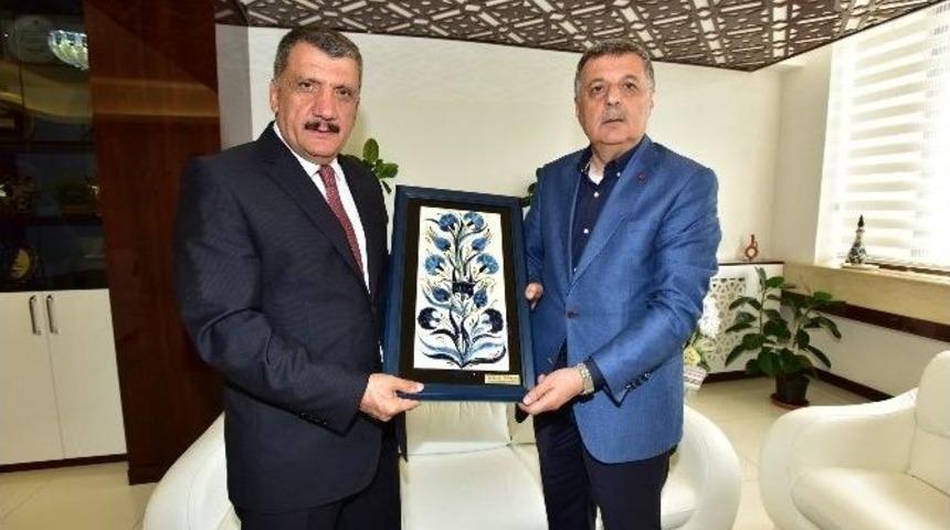 Tbmm Eski Başkan Vekili Pakdil, Başkan G&uuml;rkan&rsquo;ı Ziyaret Etti